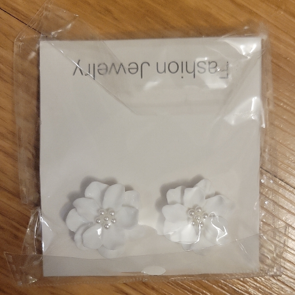 White Floral Earrings